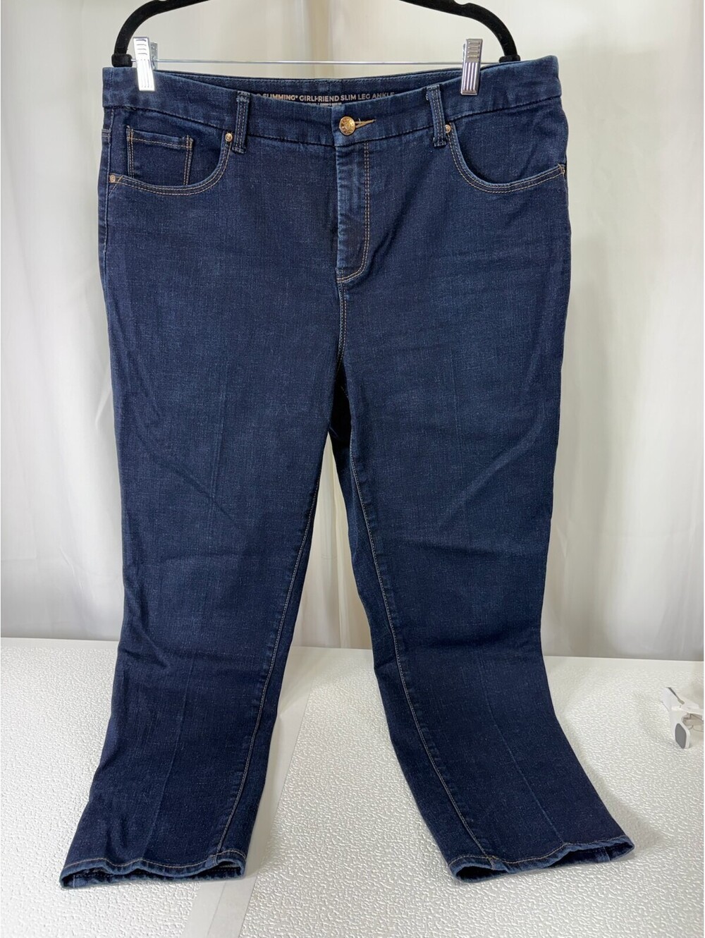 Chico's Slimming Girlfriend Slim Leg Ankle Jeans 252D